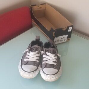 CONVERSE SHORELINE SLIP ON SIZE 6